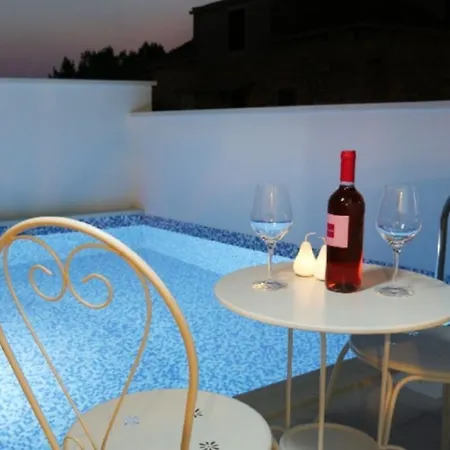 Boutique - With Pool Guest house *