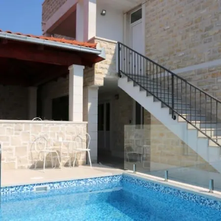 Boutique - With Pool *