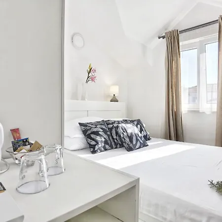 Konukevi Room Boutique Rooms
