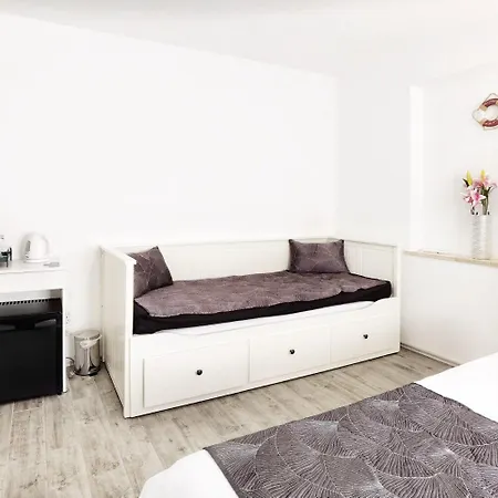 Room Boutique Rooms 2* Supetar